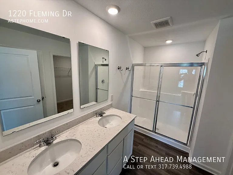 1220 Fleming Dr — Photo 13