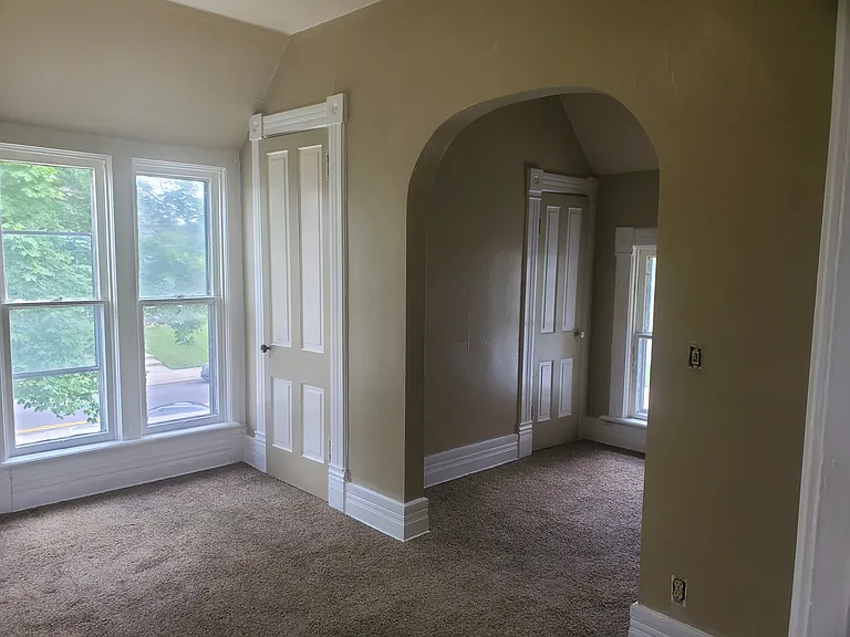 Bedroom & Closet
