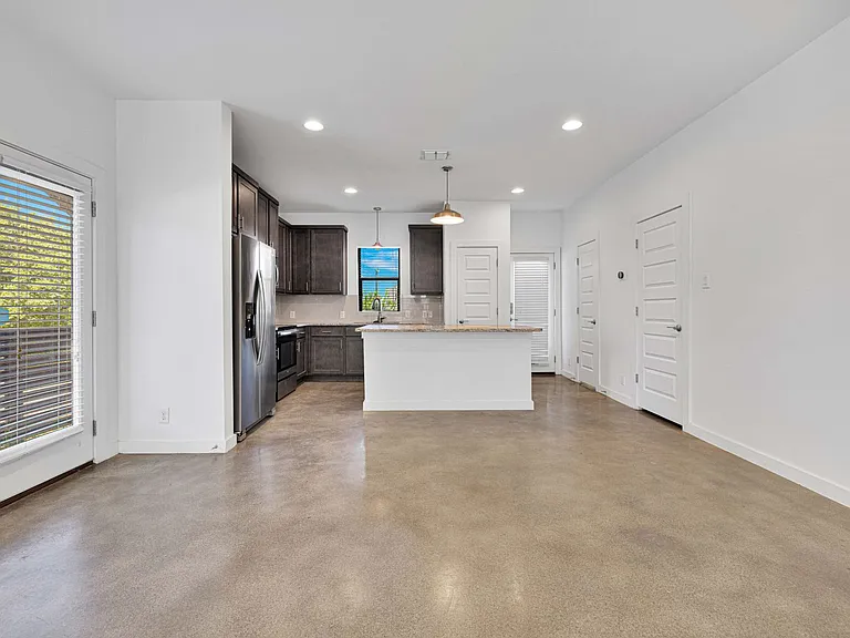 1162 N Olive St — Photo 6
