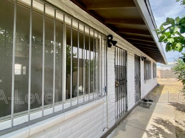 1027 S Santa Rita Ave