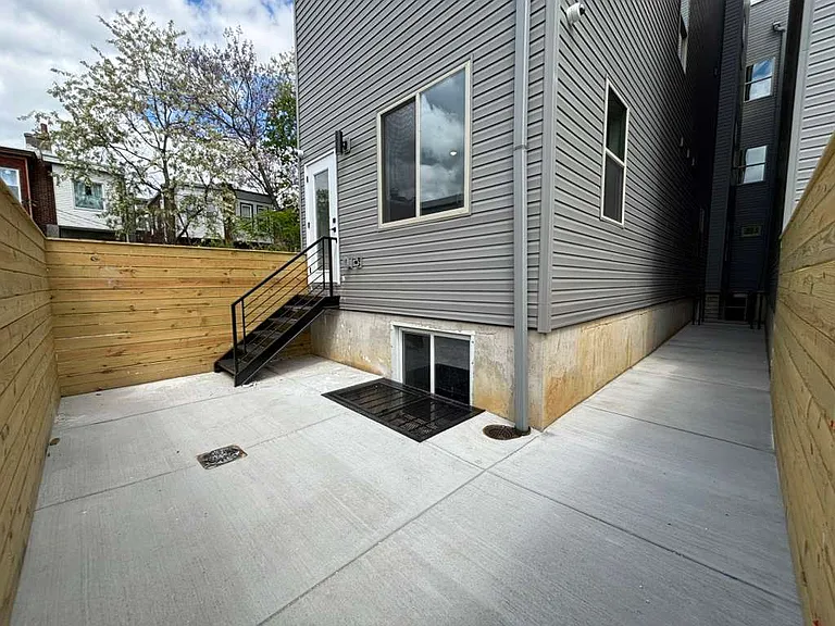 1940 N 22nd St #2 — Photo 8