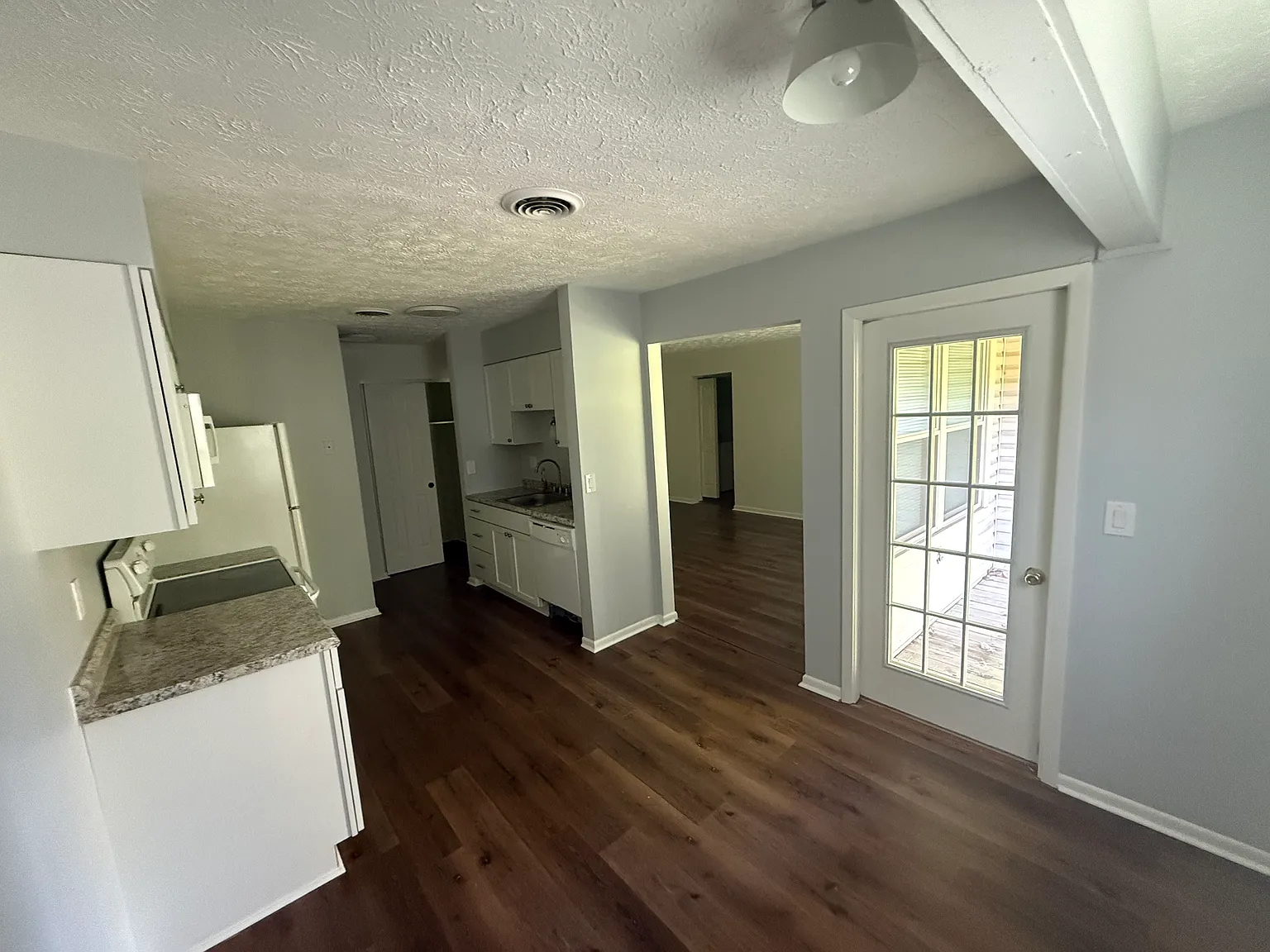 2 bed, 865 sqft, $1,250 — Photo 3