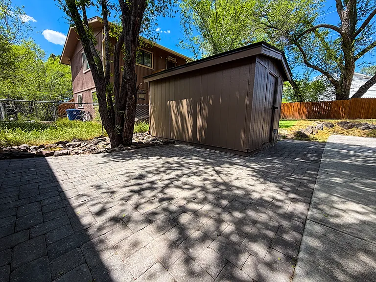 625 S Lone Tree Rd — Photo 19