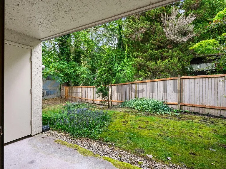 12528 NE 117th Pl #E5 — Photo 14