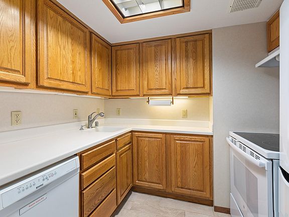 5th image of 440 Seaside Ave APT 804
