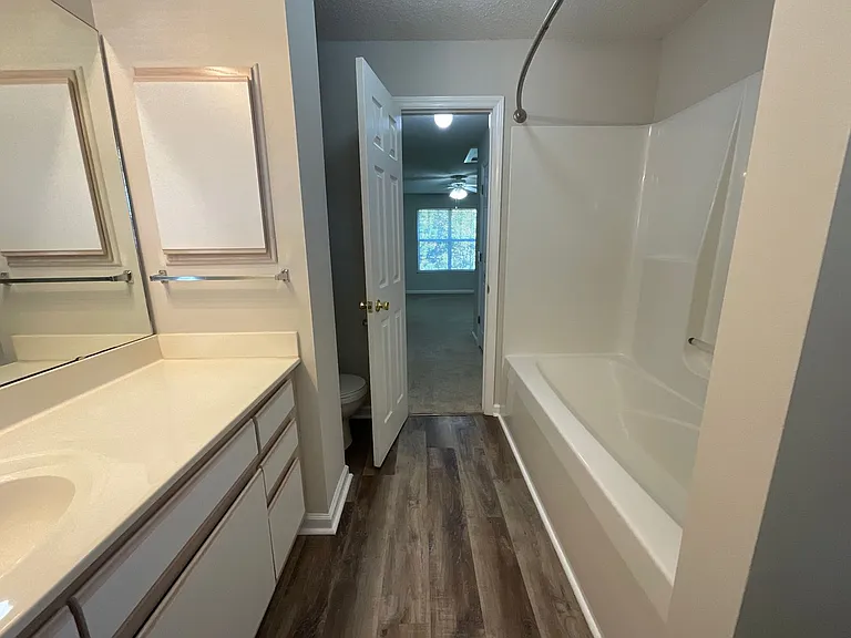 Meridian Park Apartments — Photo 146