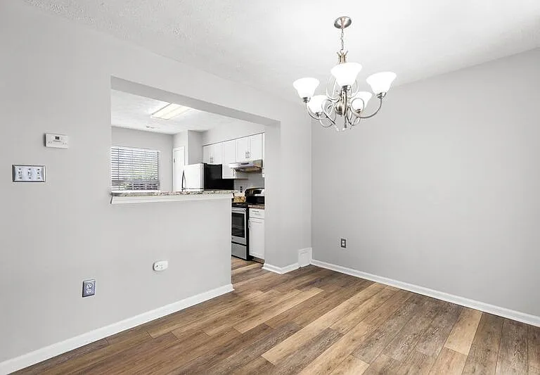 11121 Oxford Ter — Photo 18