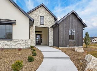 549 Joy Ave, Middleton, ID 83644