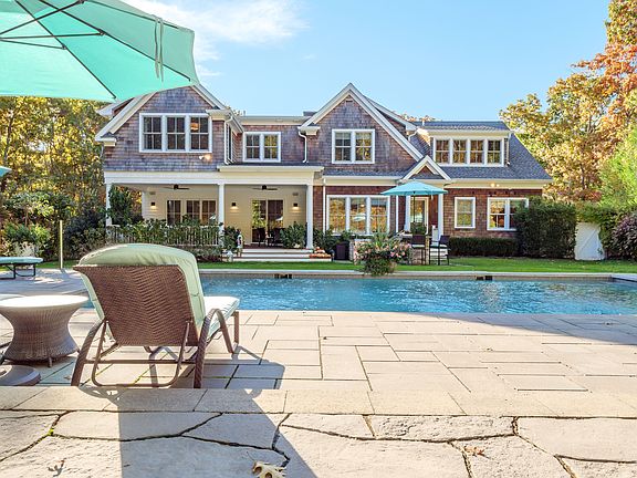2nd image of 24 Cove Neck Ln