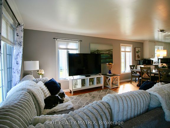 3rd image of Front Rd #3532