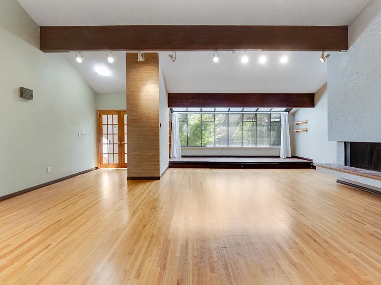 5191 Chetwynd Ave — Photo 14