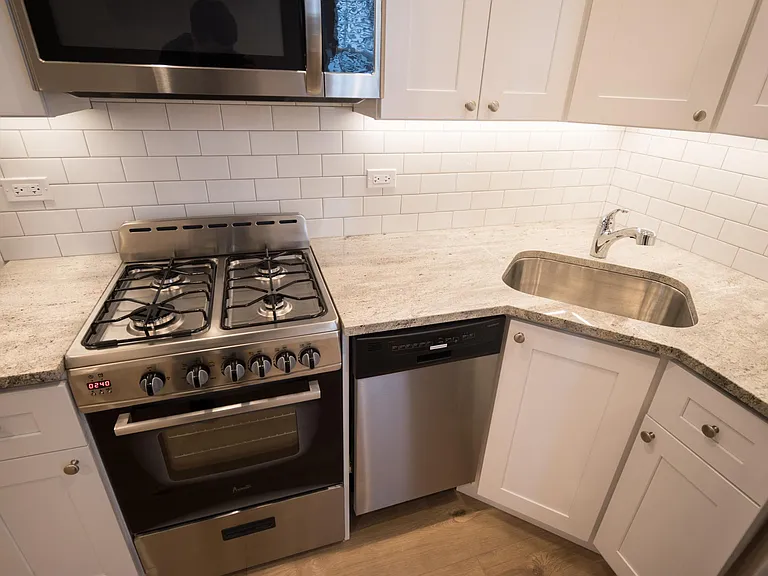 1809 W Superior St #2R — Photo 5