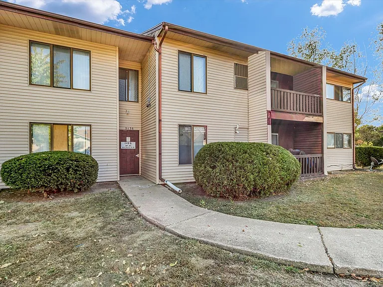 213 Keystone Dr #12 — Photo 2