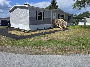 14 Chestnut Ln, Stillwater, NY 12170