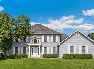 661 Waterbury Dr, Aurora, IL