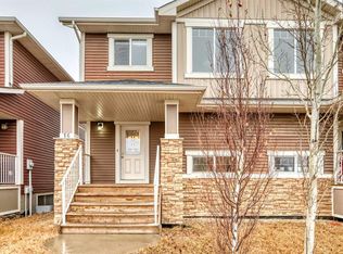 16 S Fireside Way, Cochrane, AB T4C 0R1