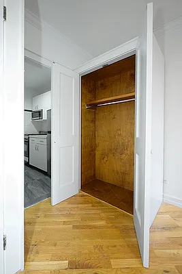 Rented by Buchbinder & Warren | media 7