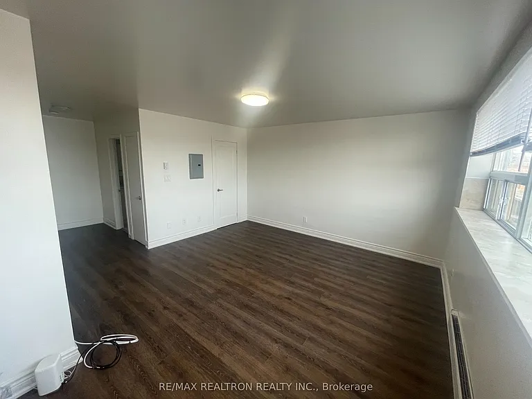 1985 Lawrence Ave E #1 — Photo 4