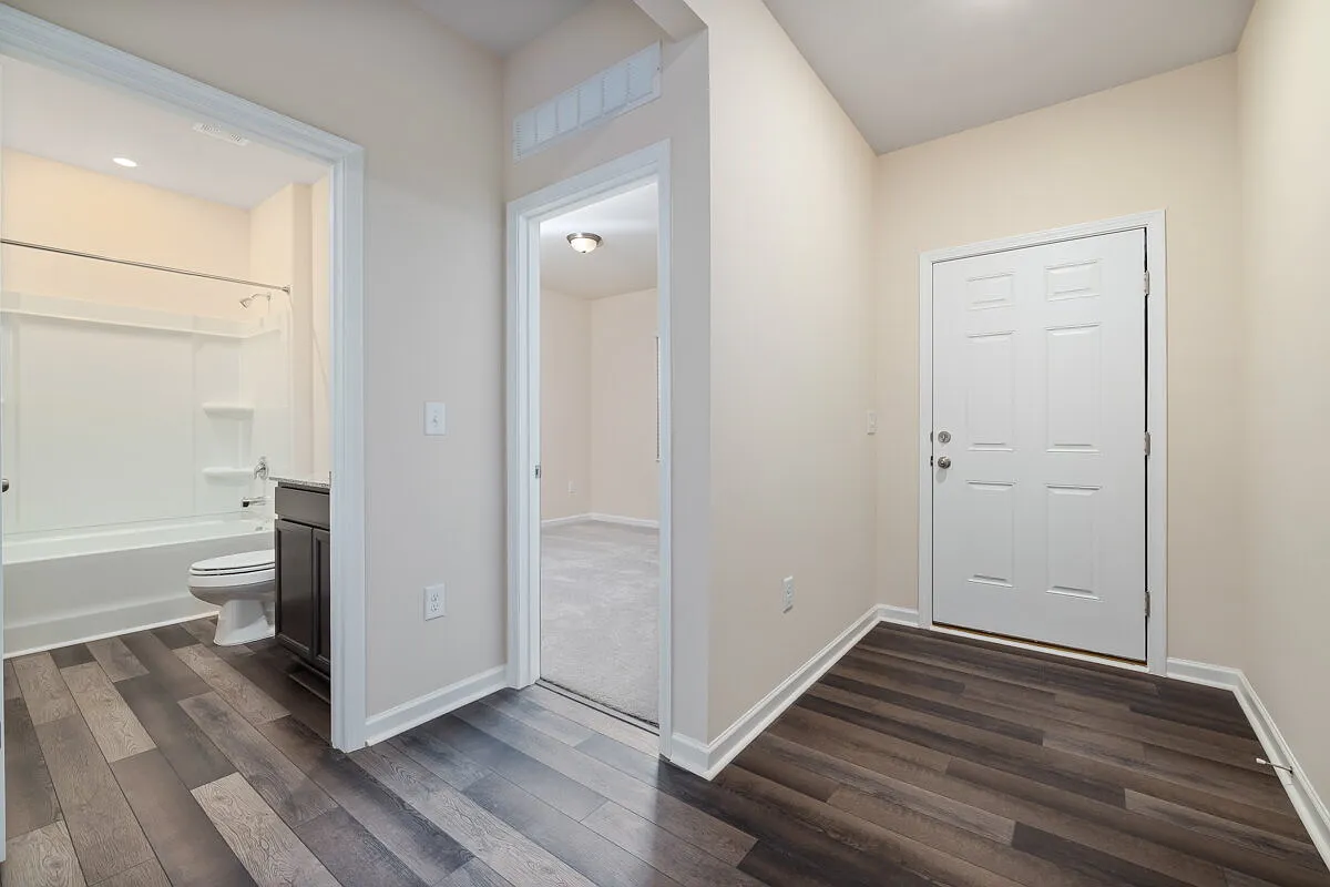 4 bed, 2.0 bath, 1800 sqft, $1,950 — Photo 3
