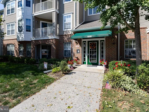 631 Mowat Cir, Hamilton, NJ 08690