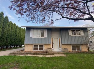 1519 E Plaza Dr, Appleton, WI 54915