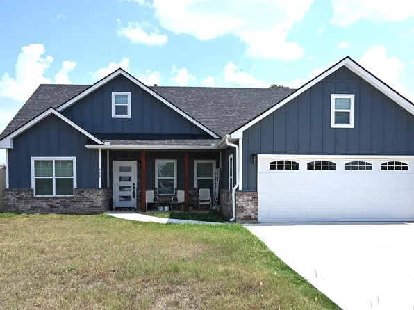 527 Cole St, Bellevue, TX 76228