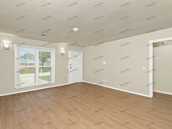 3rd image of 14440 S Elm St