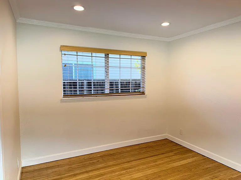 1204 Arlington Ln — Photo 11