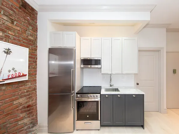 161 W 4th St #4B, New York, NY 10014
