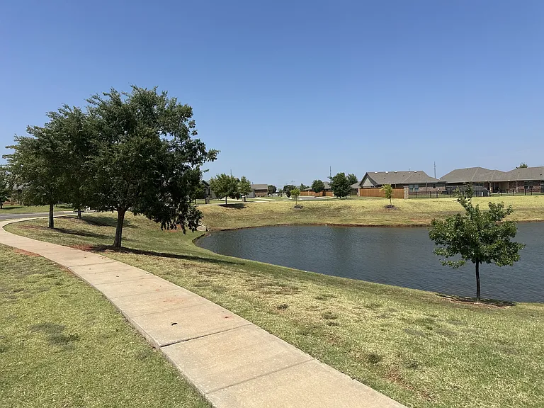 2229 Roca Dr — Photo 47