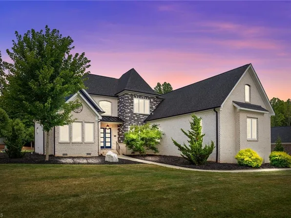 5589 Briar Hollow Ln, Belews Creek, NC 27009