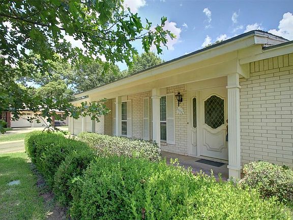 3rd image of 2602 Vanessa Cir