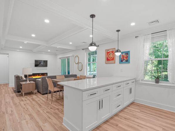 109 Cedar Rd #2