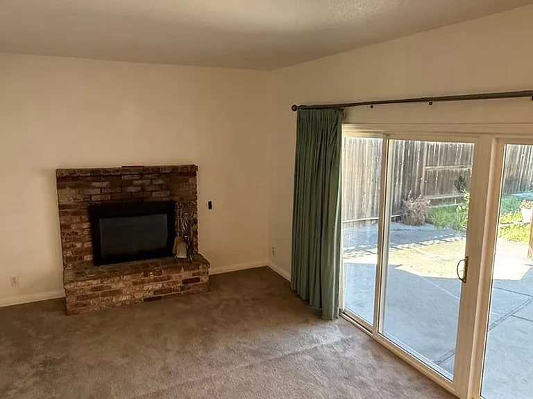 7389 Newcastle Ln — Photo 11