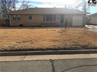 37 Lawndale Park, Hutchinson, KS 67502