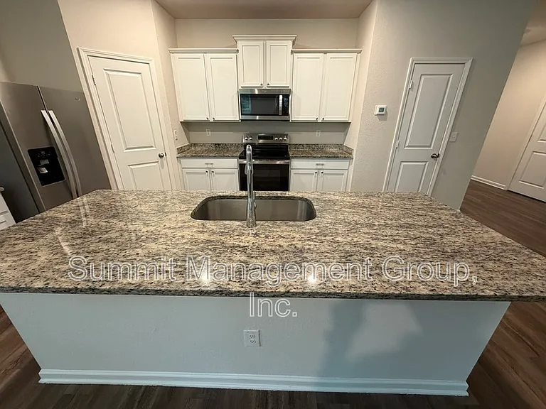 219 Limestone Cir — Photo 7