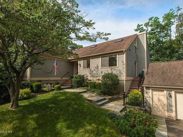 405 W Lyon Farm Dr, Greenwich, CT 06831