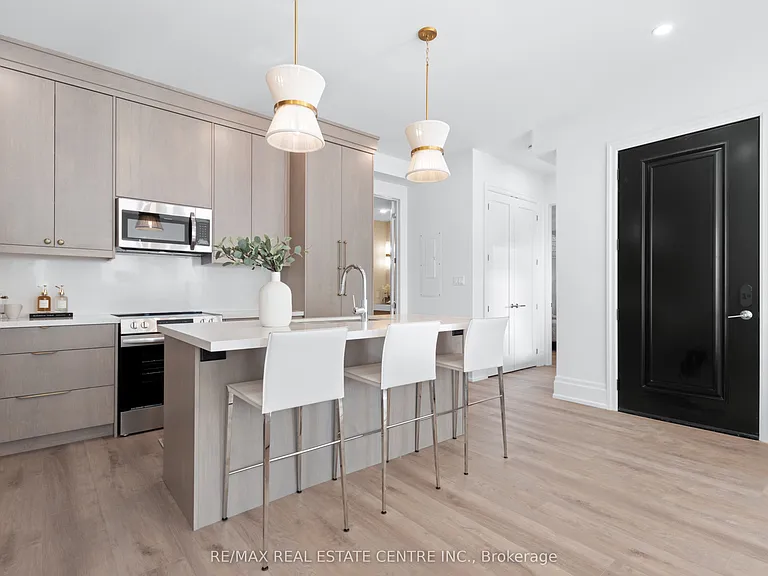 37 Armstrong St #1 — Photo 2