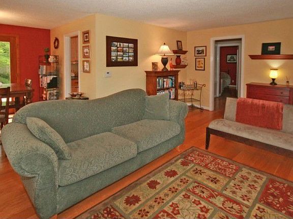 4th image of 10219 23rd Ave NE