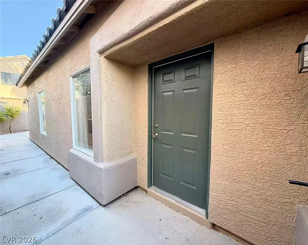 3 bed, 2.0 bath, 1366 sqft, $1,895 — Photo 4