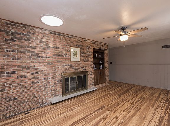 4th image of 206 Oak Ln