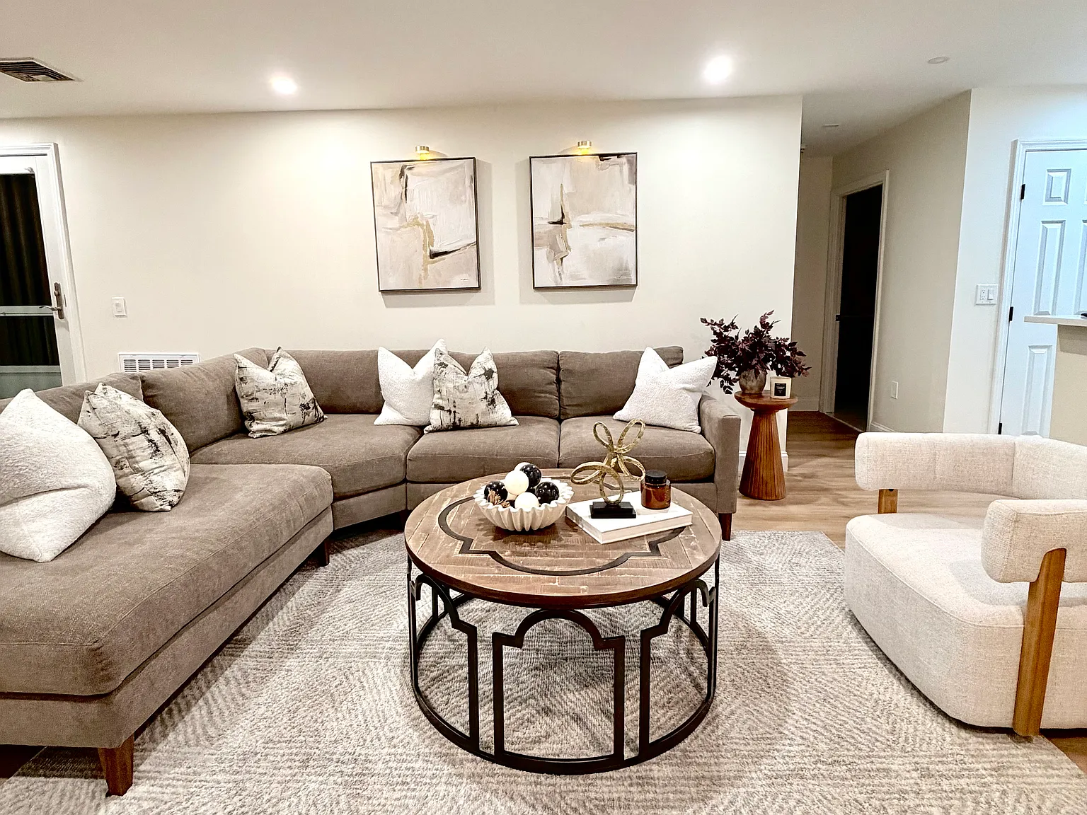 2 bed, 1100 sqft, $3,000 — Photo 2