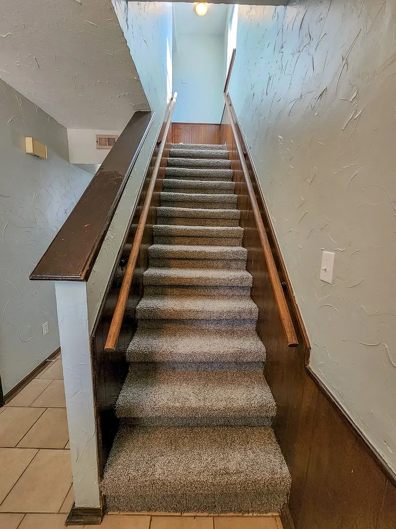 3 bed Brick Townhome in Shawnee — Photo 3