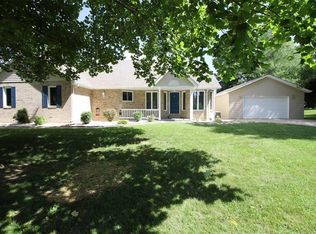 12533 Autumn Ln, Highland, IL 62249