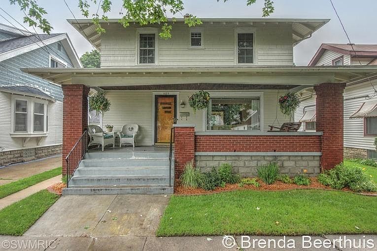 1st image of 1025 Courtney St NW