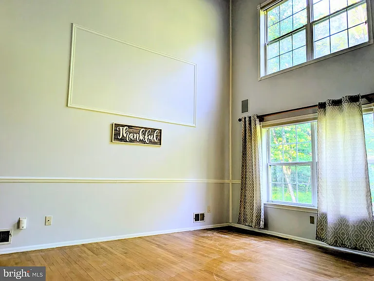 20 Cambridge Ct — Photo 5