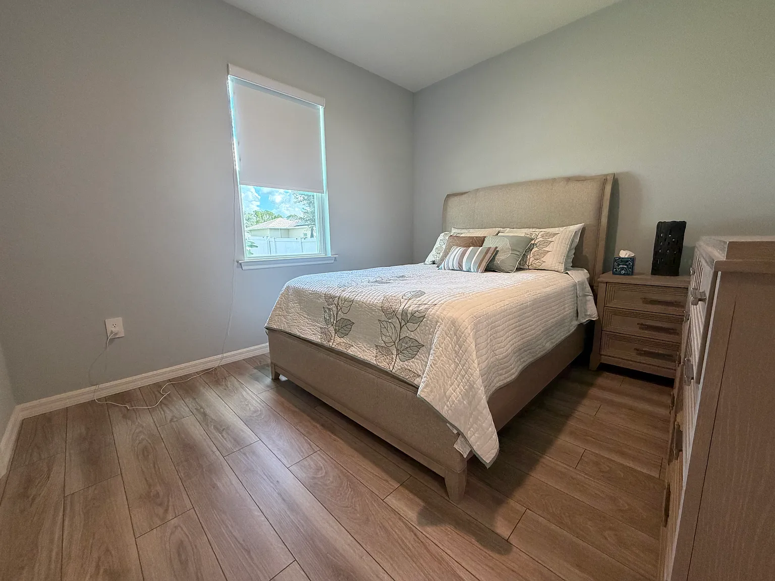 4 bed, 2100 sqft, $1,425 — Photo 1