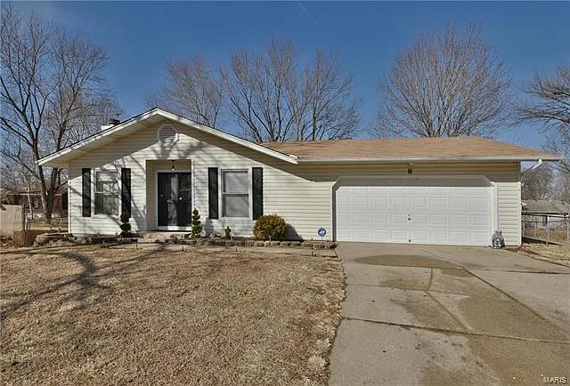 8 Marianne Dr photo 1