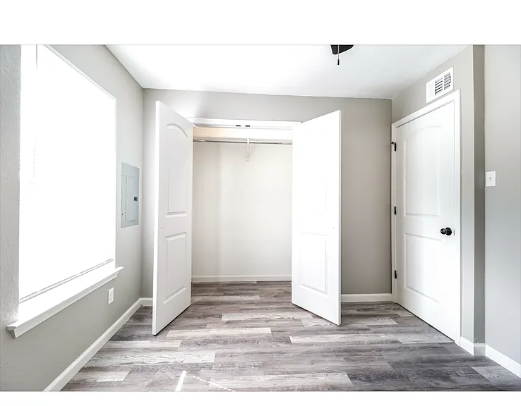 523 E Main St #5 — Photo 6