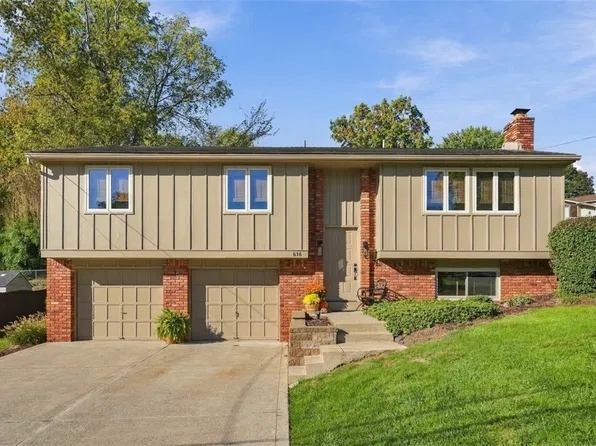 616 Carnival Dr, Pittsburgh, PA 15239